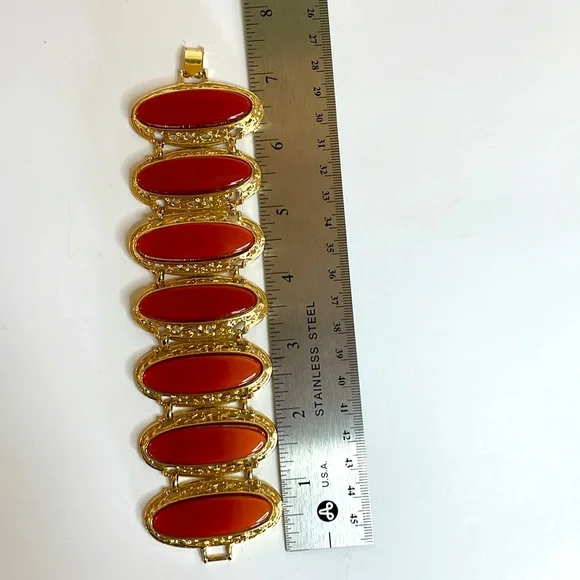 Vintage Red Lucite Panel Bracelet and Matching Clip Earrings Jewelry Set - Picture 7 of 10